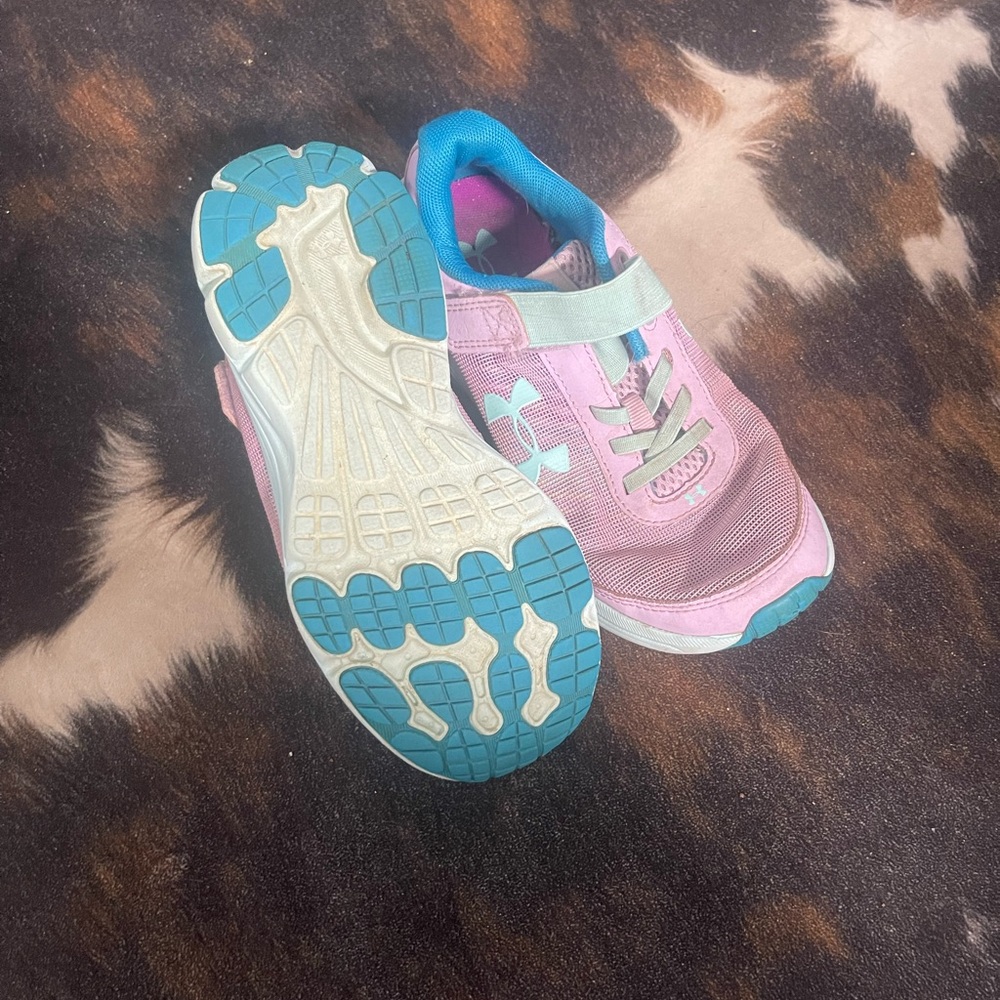 UA youth Shoes